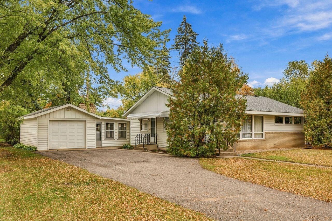 Property Photo:  2105 Centennial Drive  MN 56303 