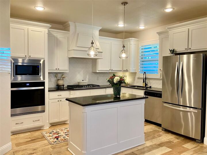 Property Photo: 6708 Lost Star Lane TX 76132