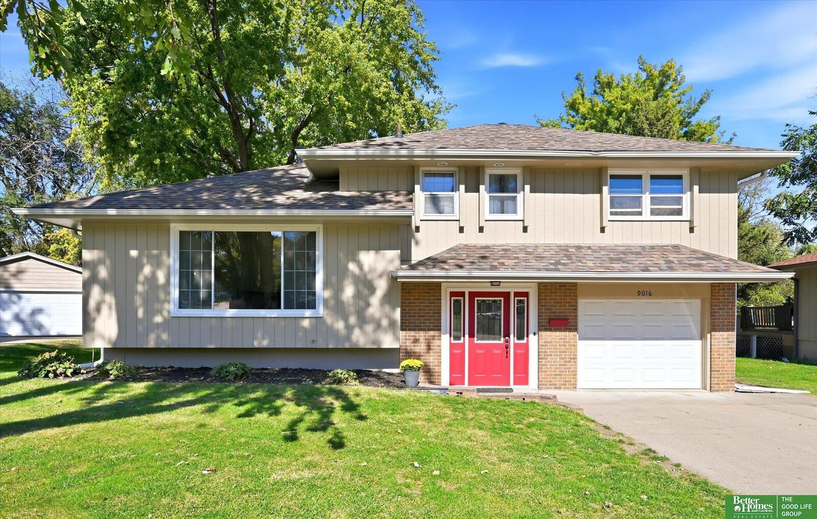 Property Photo:  9016 Lakeview Drive  NE 68127 