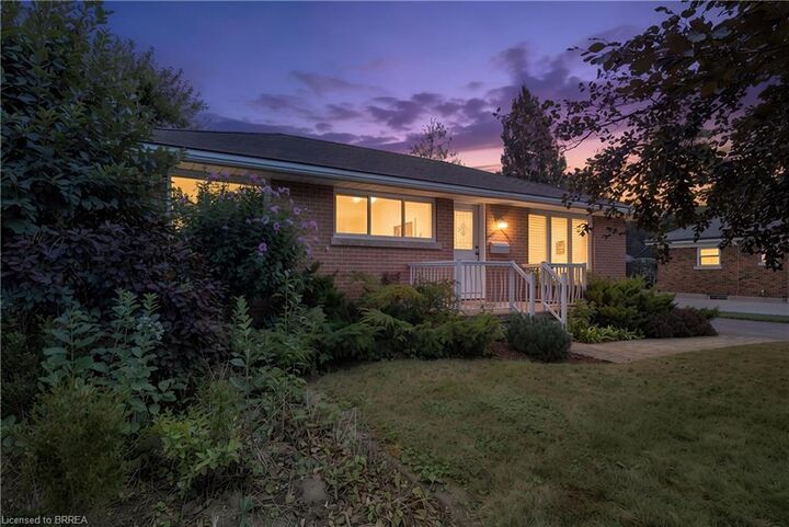 Property Photo:  25 Wayne Drive  ON N3R 2Y6 