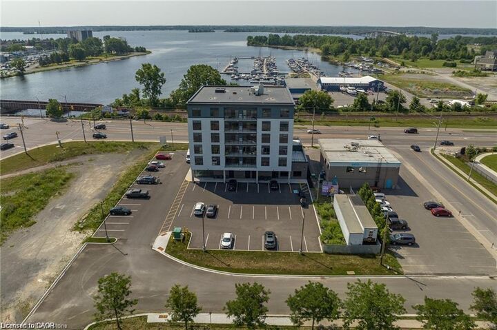 Property Photo:  2 Dundas Street W 401  ON K8P 1A1 