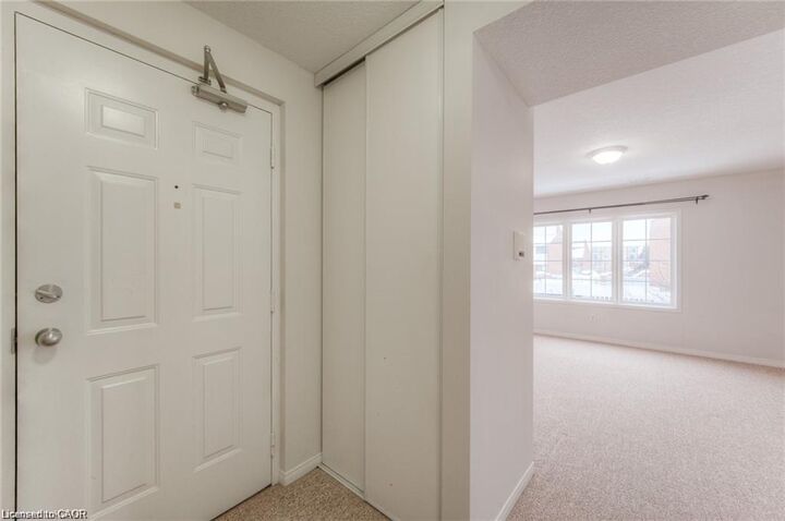 Property Photo:  12 Holborn Drive A7  ON N2A 0A4 