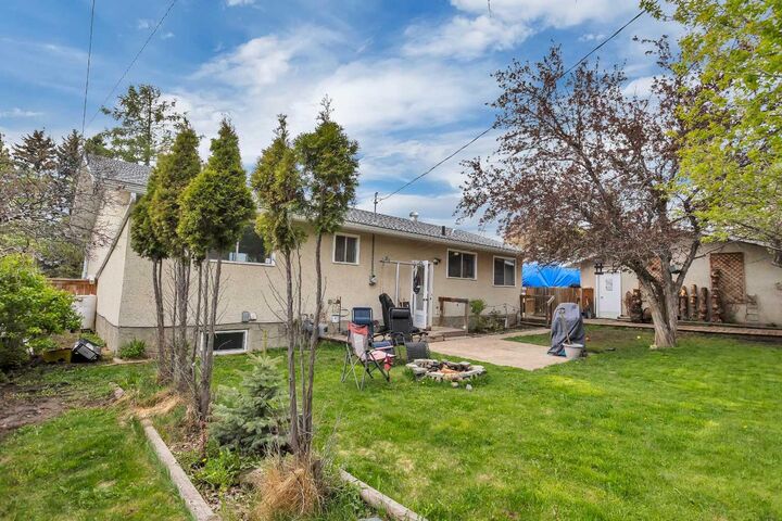 Property Photo:  5319 55 Street  AB T4T 1H3 