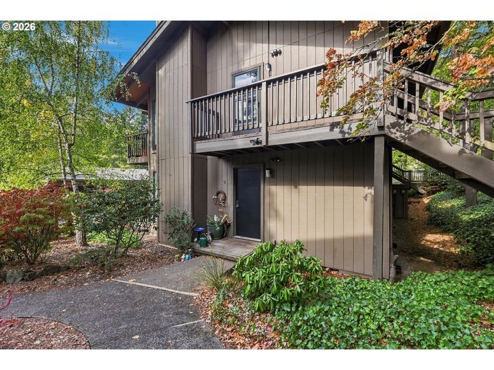 Property Photo:  7544 SW Barnes Rd C  OR 97225 