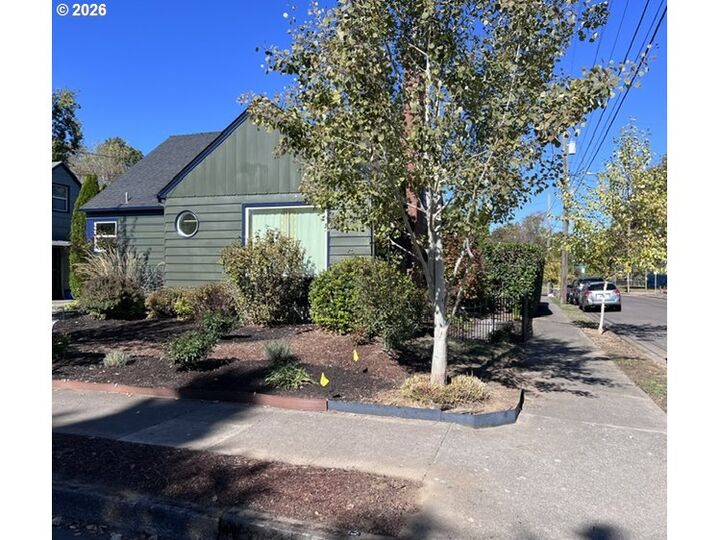 Property Photo:  505 N Baldwin St  OR 97217 