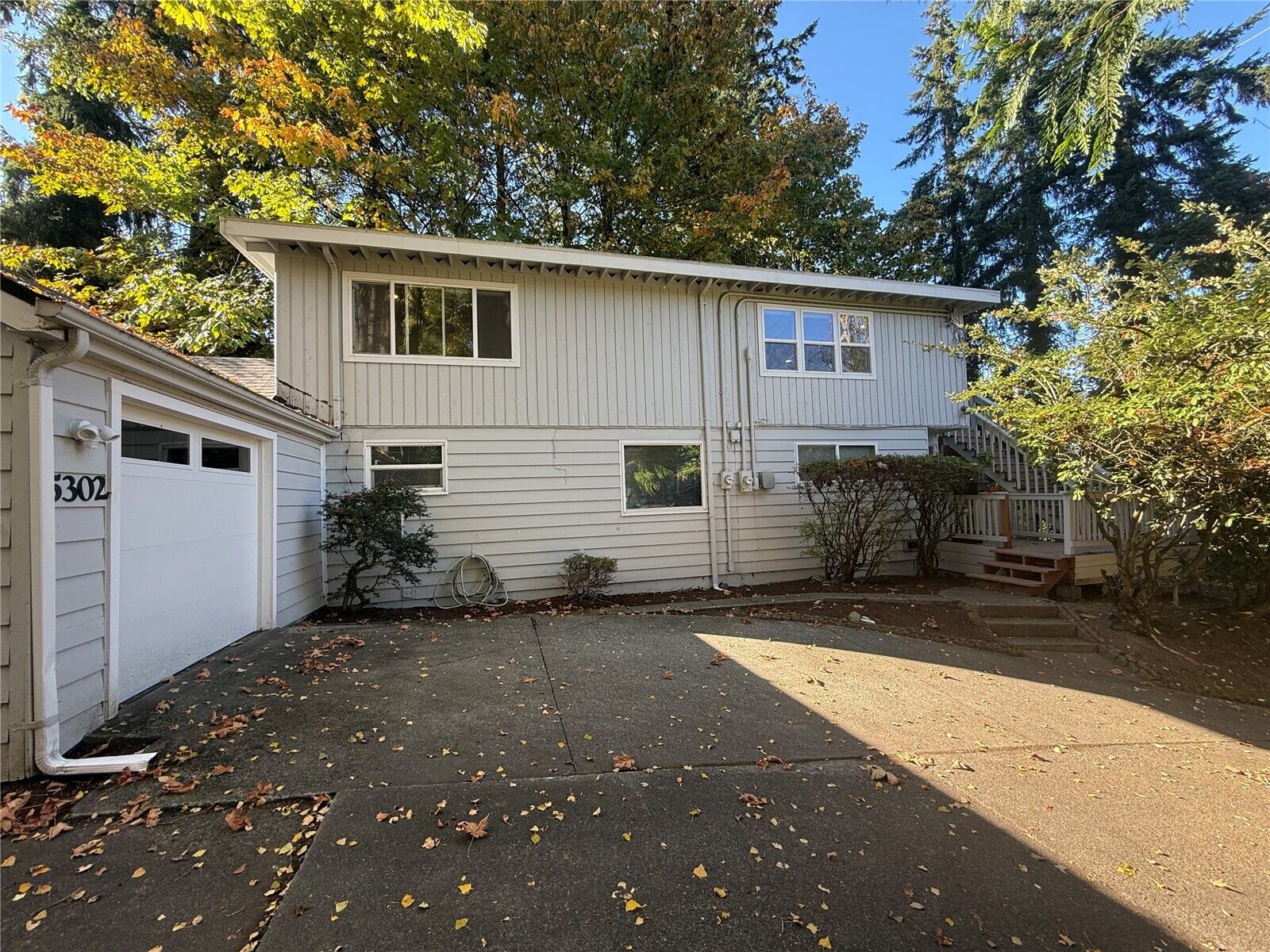 Property Photo:  5302  212 Street SW  WA 98043 