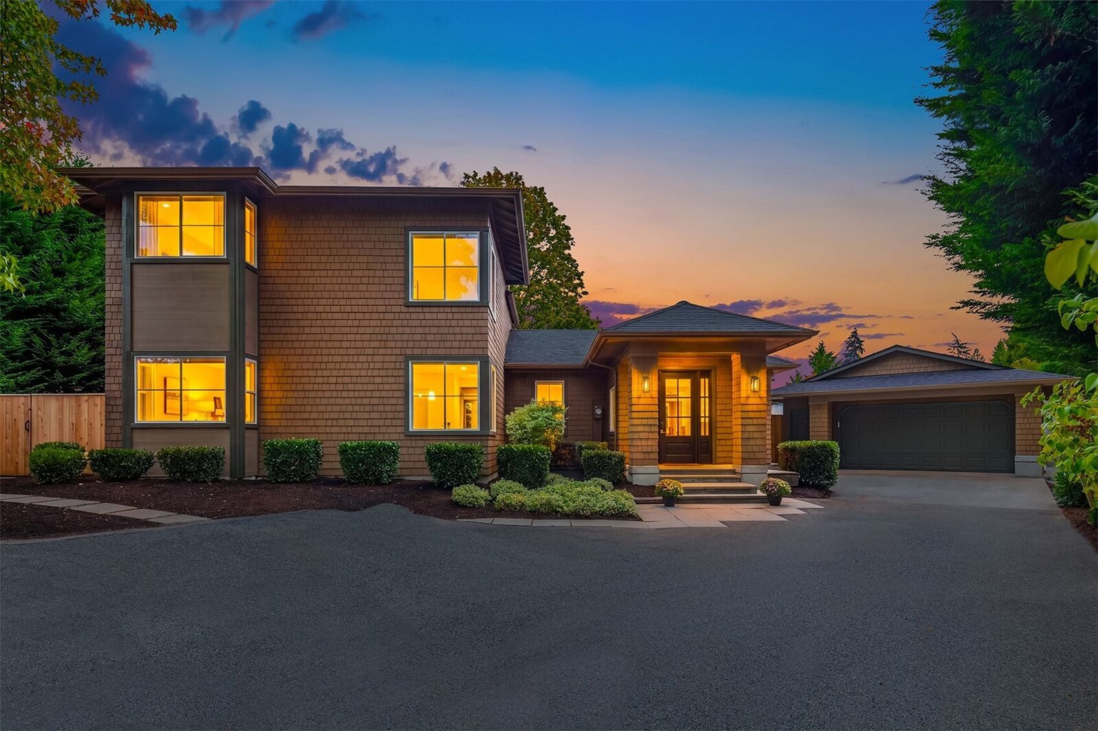 Property Photo: 701 20th Avenue W WA 98033