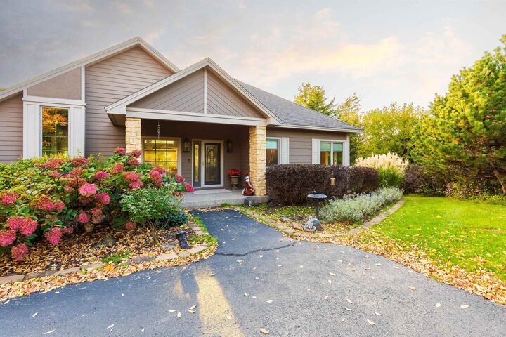 Property Photo: 3 Timberon Trail IL 61036