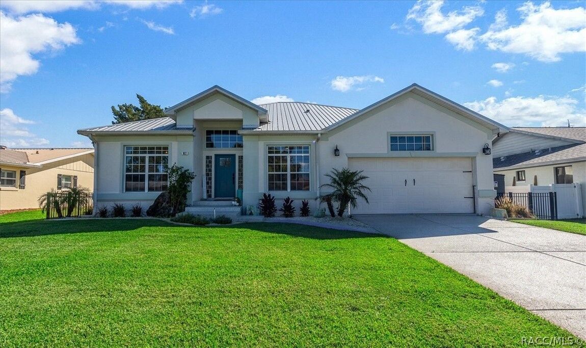 Property Photo: 1927 SE 4th Avenue FL 34429