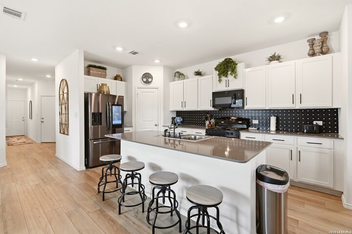 Property Photo:  304 Sonterra Dr  TX 78666 