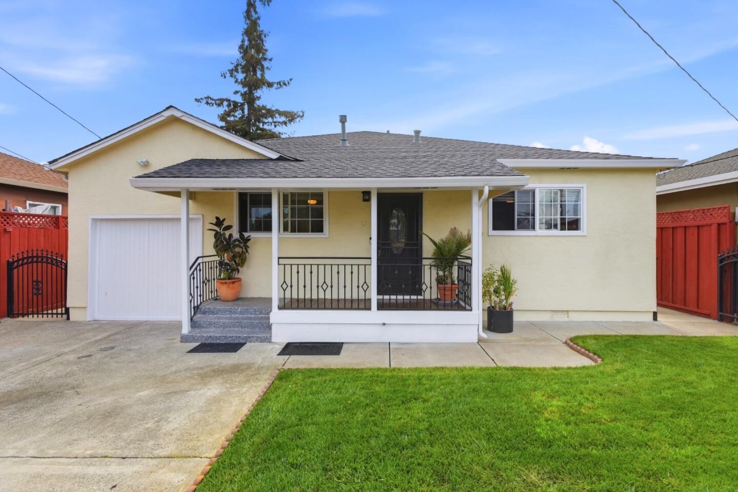 Property Photo:  732 4th Avenue  CA 94063 