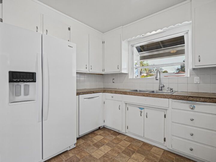 Property Photo:  2143 Burr Court  CA 95062 