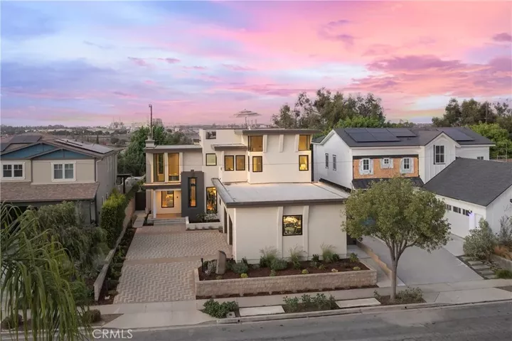 Property Photo:  1205 Crestview  CA 90740 
