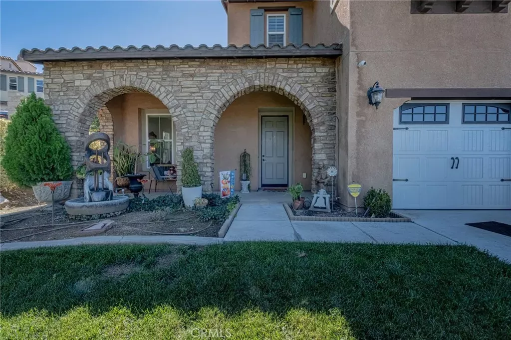 Property Photo:  596 Hacienda Drive  CA 92507 