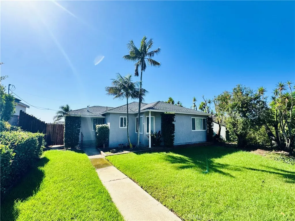 Property Photo:  13124 Rose  CA 90066 