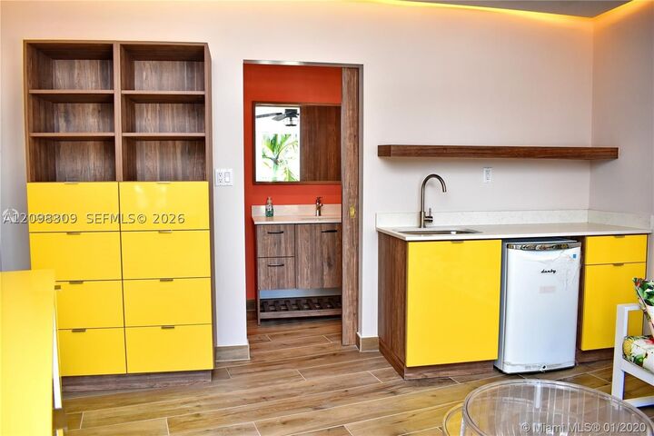Property Photo:  5055 Collins Ave Cab16  FL 33140 