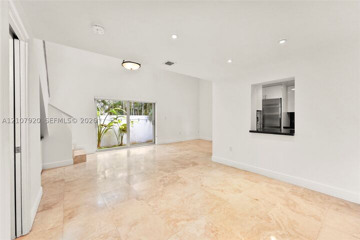 Property Photo: 3062 Shipping Ave 3062 FL 33133