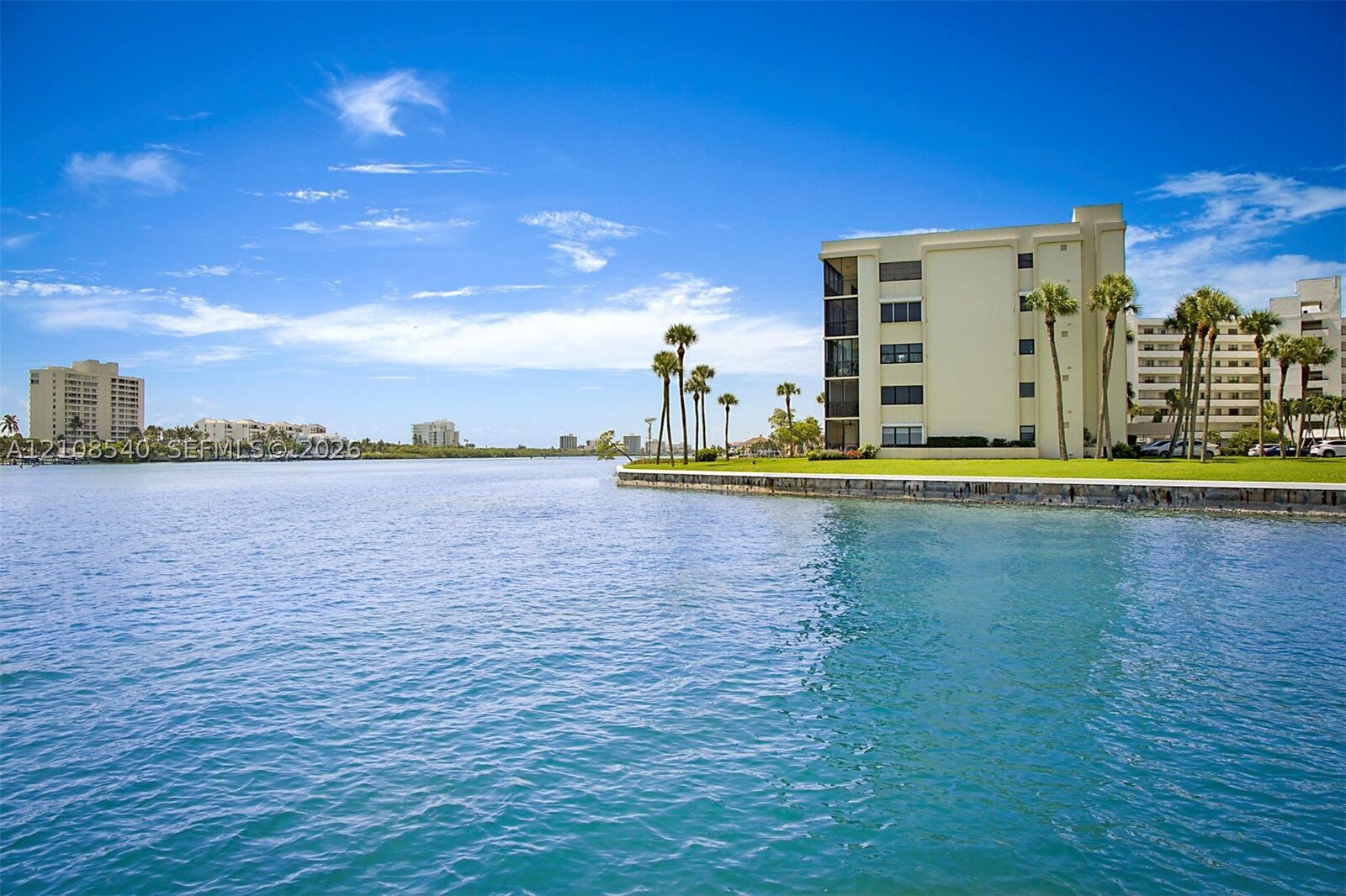 Property Photo:  100 Intracoastal Pl 102  FL 33469 