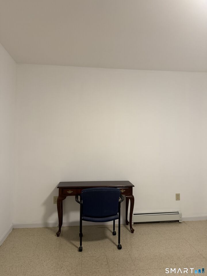 Property Photo:  1608 Broad Street 1  CT 06106 