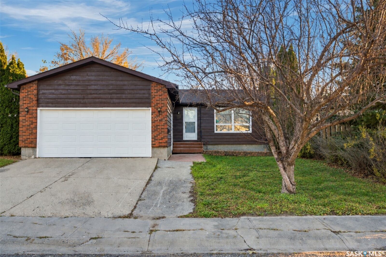 Property Photo:  5907 Hague Crescent  SK S4X 3K6 