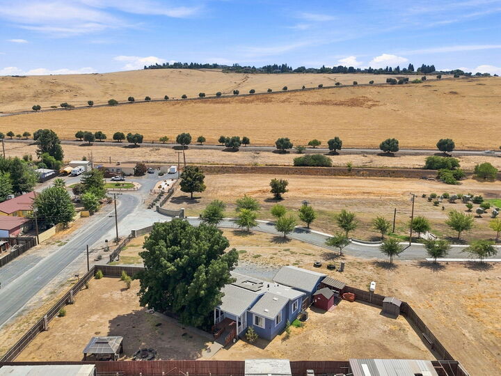 Property Photo:  29525 Road 217  CA 93221 