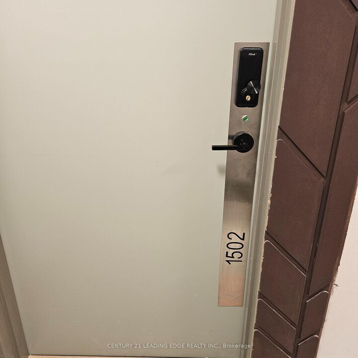 Photo de la propriété: 5105 Hurontario Street 1502 ON L4Z 0C9