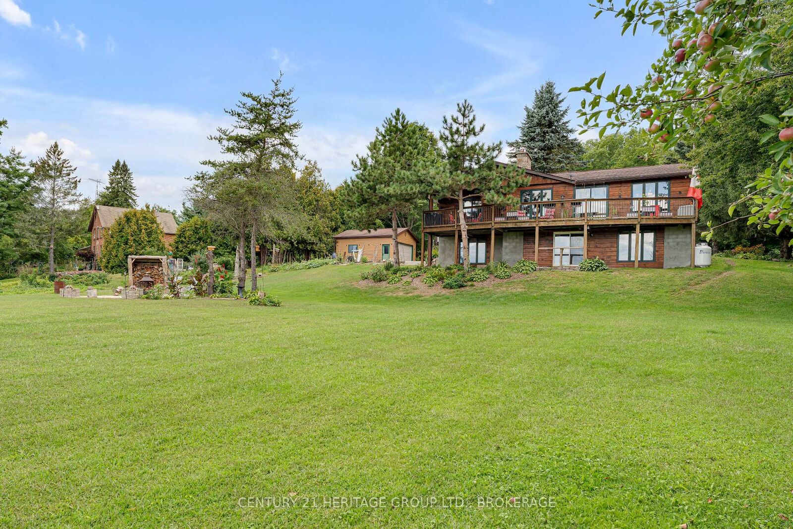 Property Photo:  137 Old River Road W  ON K0E 1R0 