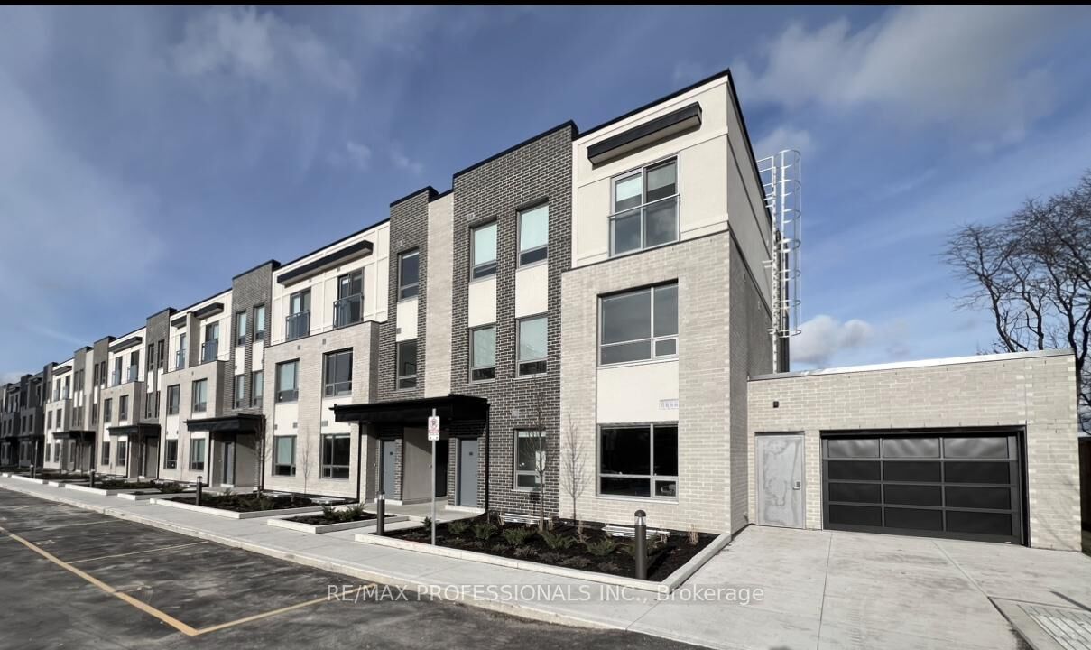 Photo de la propriété:  62 Dixfield Drive 131  ON M9C 3W1 