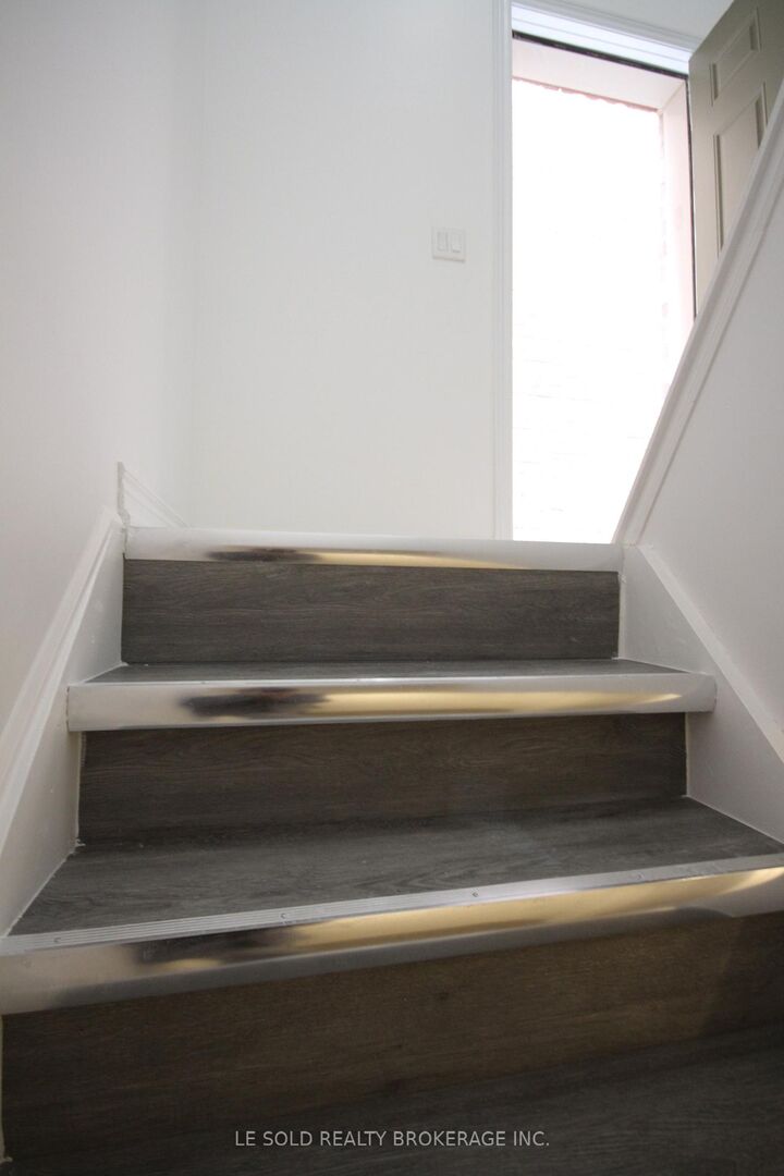 Property Photo:  13 Gordon Landon Drive Bsmt  ON L6B 0X9 