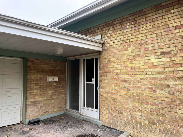 Property Photo:  49 Tedford Drive  ON M1R 1M2 