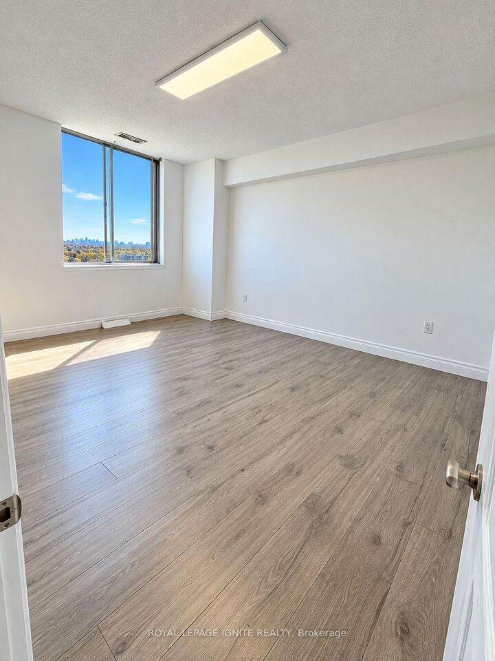 Property Photo: 120 Dundalk Drive Ph 8 ON M1P 4V9