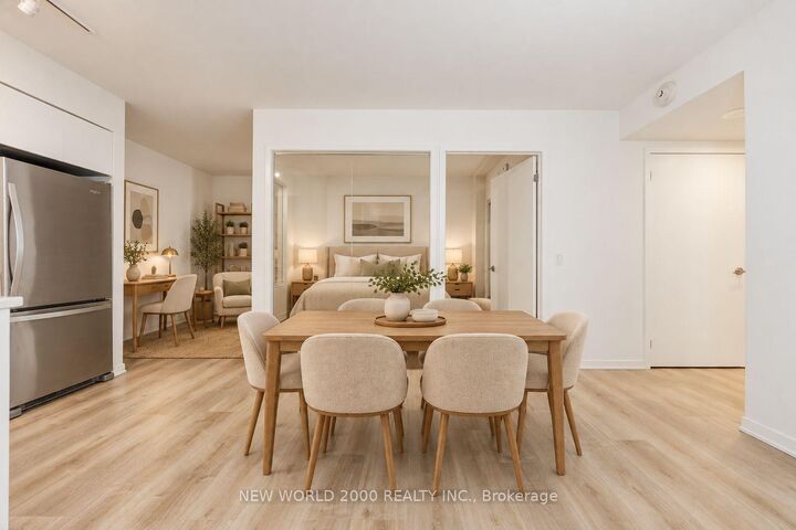 Property Photo:  101 Roehampton Avenue 1902  ON M4P 2W2 