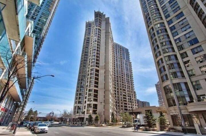 Property Photo:  3888 Duke Of York Boulevard 2023  ON L5B 4P5 