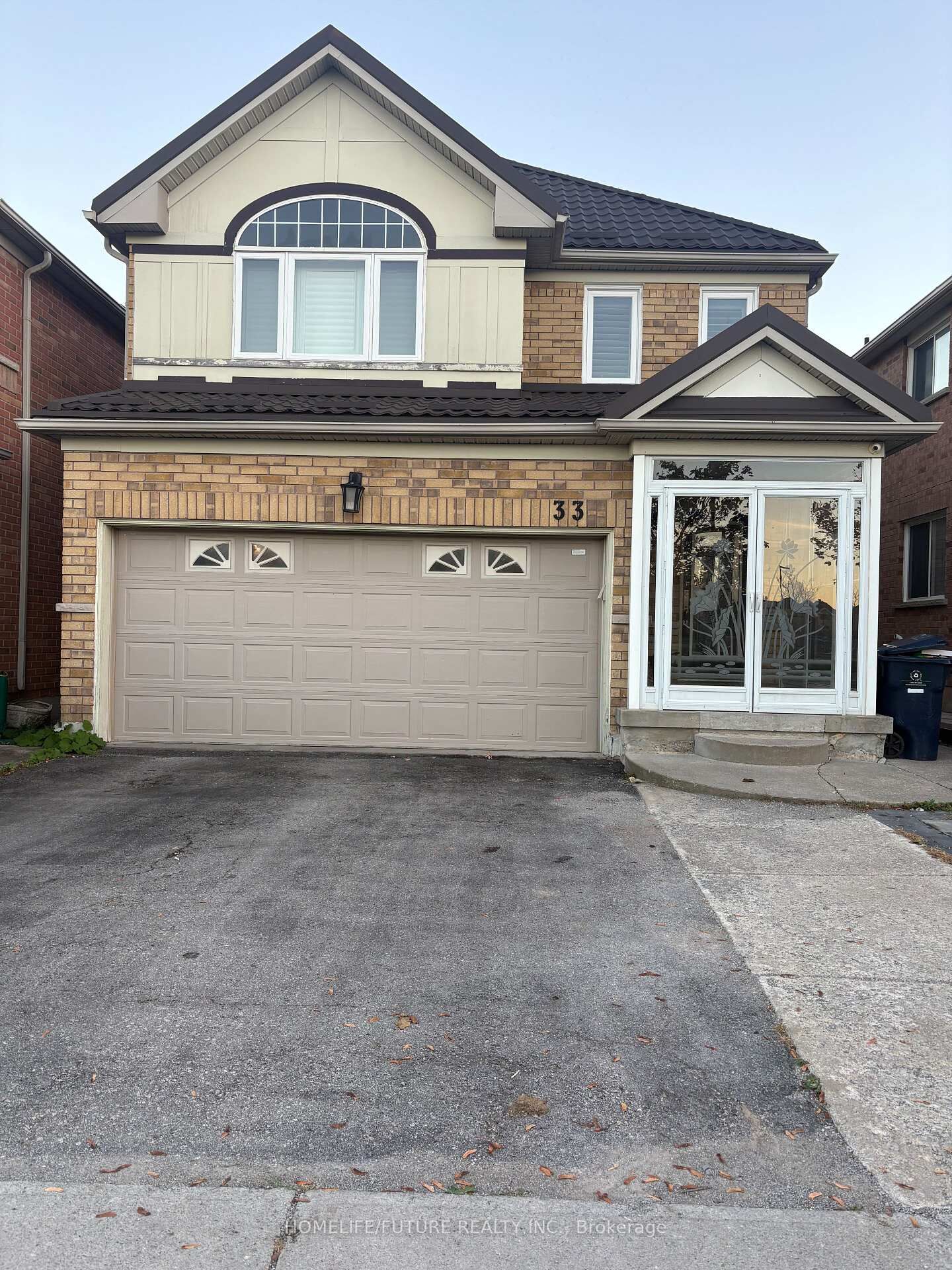 Property Photo:  33 Seasons Drive Bsmt  ON M1X 1X4 