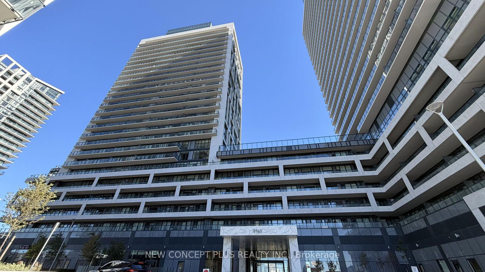 Property Photo:  8960 Jane Street E 521  ON L4K 0N9 