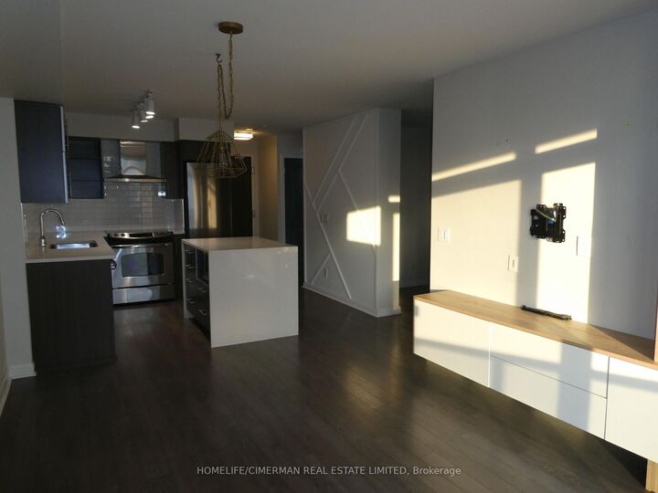 Property Photo:  1 Michael Power Place 1808  ON M9A 0A1 