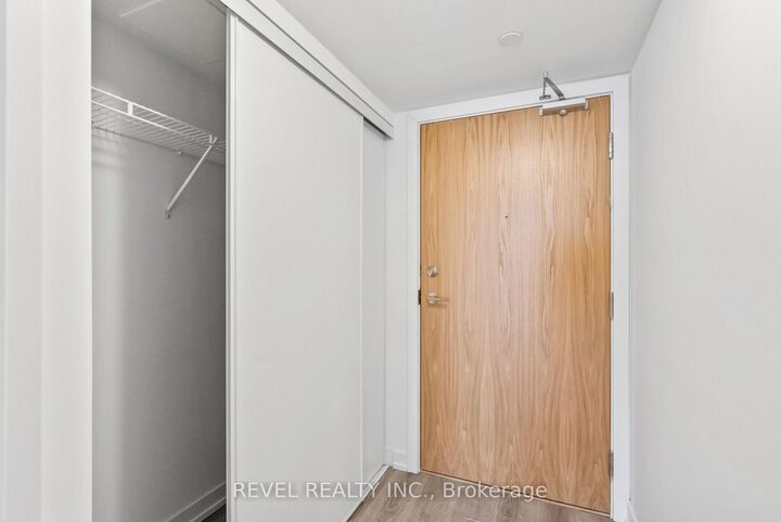 Property Photo: 1435 Celebration Drive 417 ON L1W 0C4
