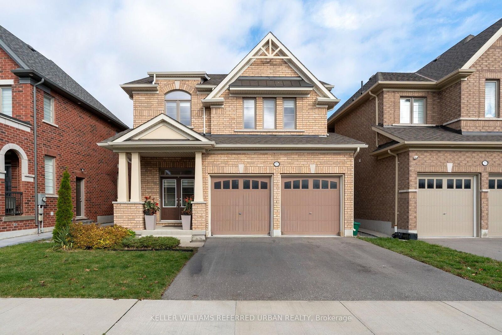 Property Photo:  2523 Orchestrate Drive Upper  ON L1L 0R3 