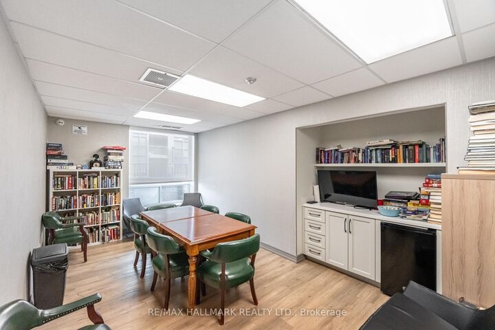 Property Photo:  190 Manitoba Street 209  ON M8Y 3Y8 