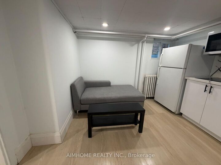Property Photo:  26 Patricia Avenue Lower-1  ON M2M 1H8 