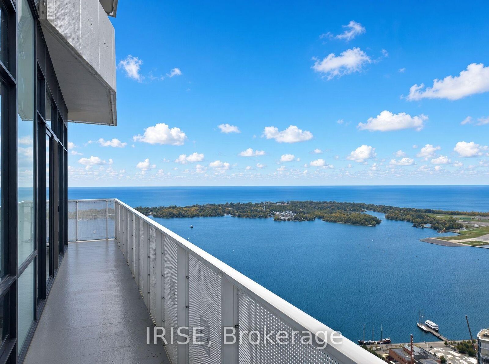 Property Photo:  100 Harbour Street 6910  ON M5J 0B5 