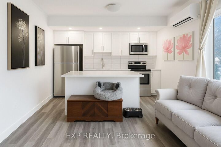 Property Photo:  157 Bruce Street 4  ON N2B 1Z2 