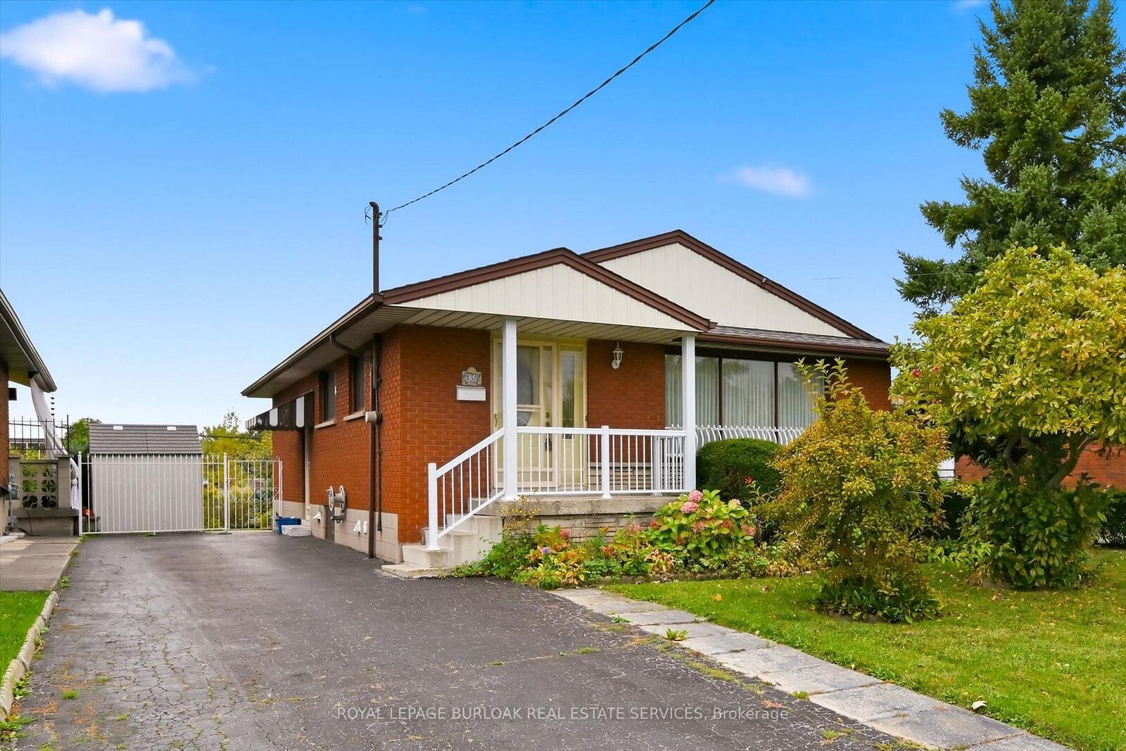 Property Photo:  138 Luscombe Street  ON L9A 2K3 
