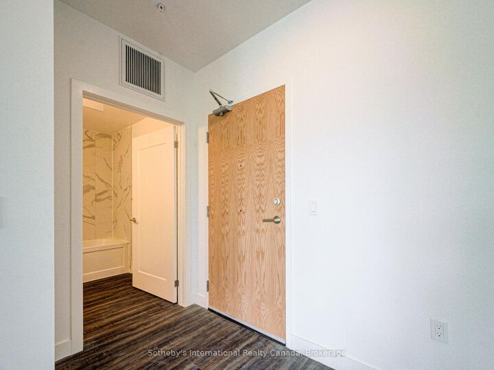 Property Photo:  408 Dundas Street S 402  ON N1R 8H7 