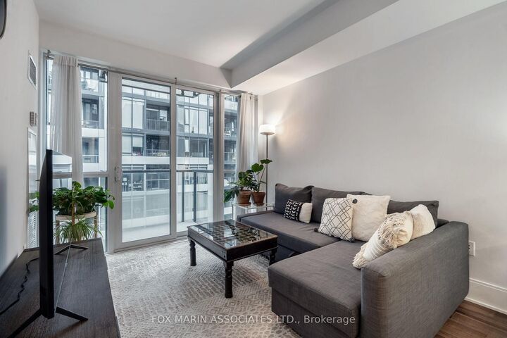 Property Photo:  560 Front Street W 807  ON M5V 1C1 