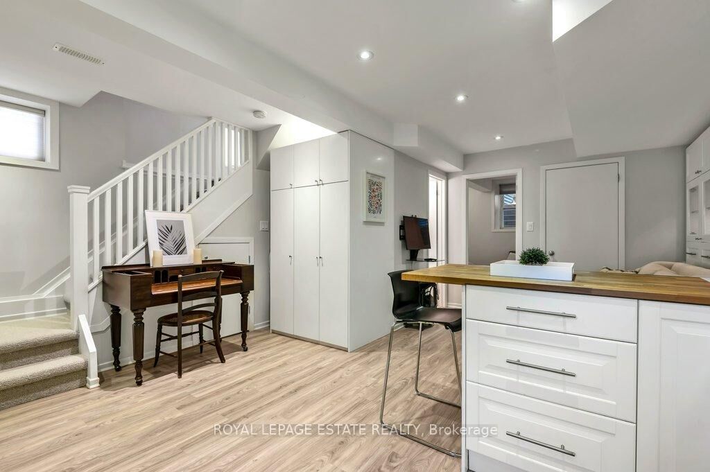 Property Photo:  17 Birdsall Avenue Lower  ON M4R 2B7 