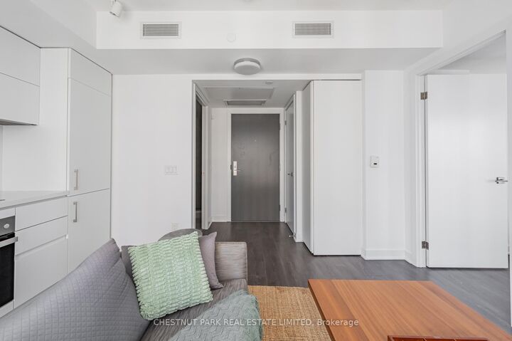 Property Photo:  188 Cumberland Street 1101  ON M5R 0B6 