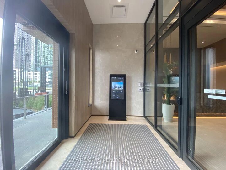 Property Photo:  5 Meadowdale Road 1709  ON L4K 0C7 
