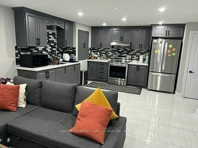 Property Photo:  565 Dougall Avenue  ON L7C 3Z4 