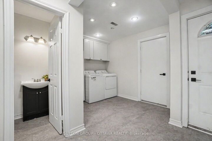 Property Photo:  1833 Brousseau Crescent  ON K1C 2Y5 